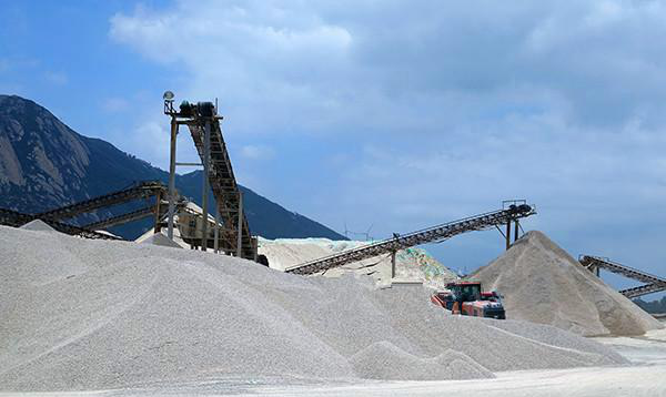 怎么選購制砂機(jī)？唐山金路來幫忙